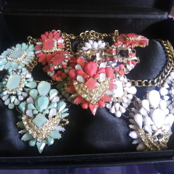 3pc necklace. Some stones are missing - Picture 4 of 4